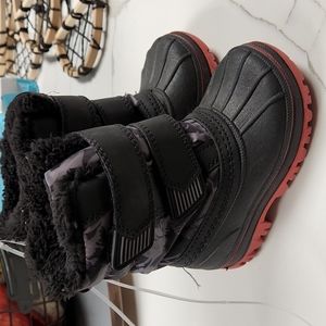 NWOT Boys boots